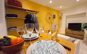 #1 Studio # Place Charmante